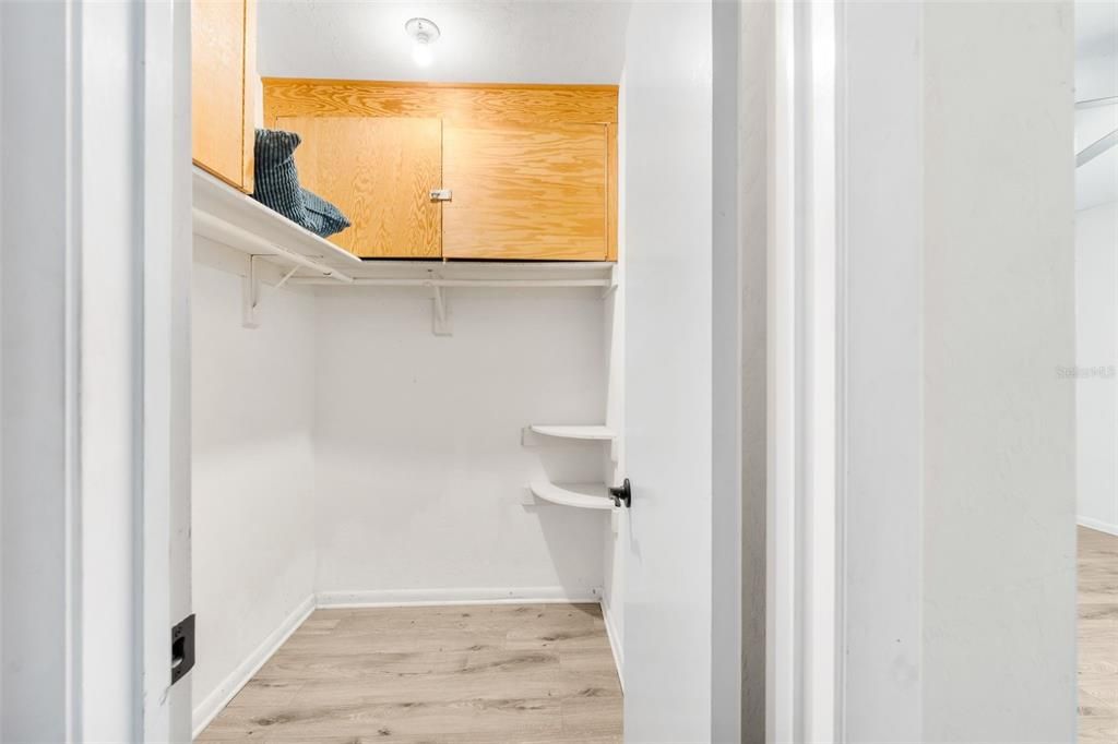 Под контрактом: $310,000 (3 спален, 2 ванн, 1507 Квадратных фут)