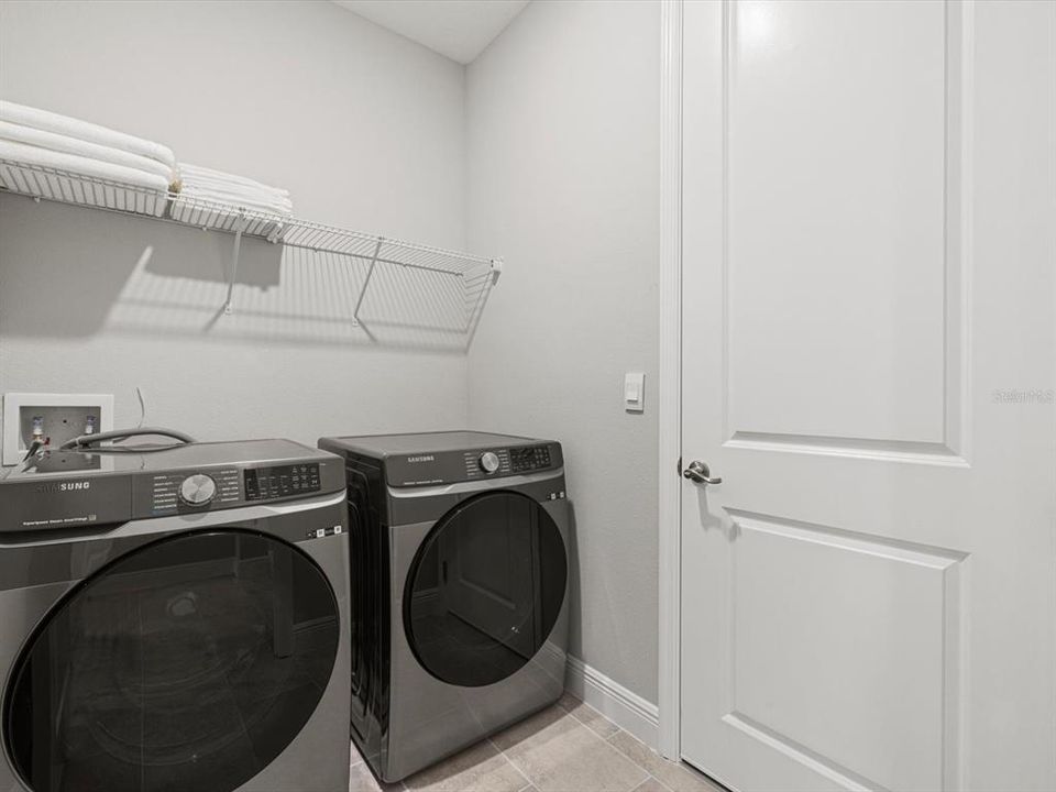 В аренду: $3,800 (4 спален, 2 ванн, 2045 Квадратных фут)