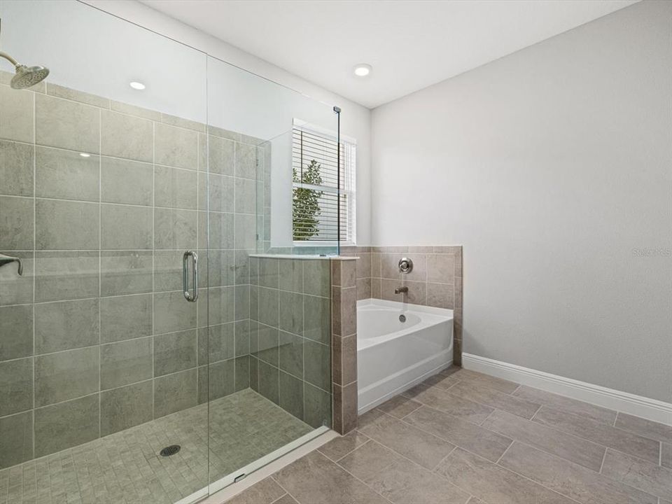 В аренду: $3,800 (4 спален, 2 ванн, 2045 Квадратных фут)