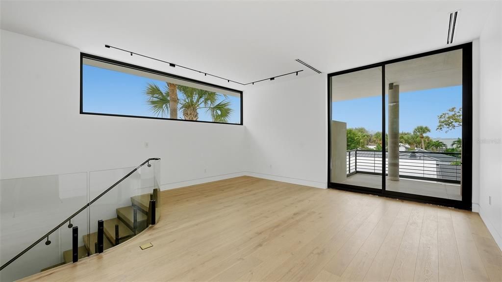 For Sale: $4,950,000 (5 beds, 4 baths, 3913 Square Feet)