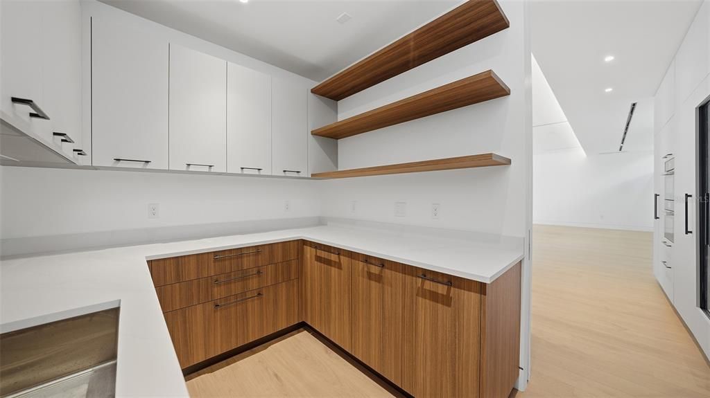 For Sale: $4,950,000 (5 beds, 4 baths, 3913 Square Feet)