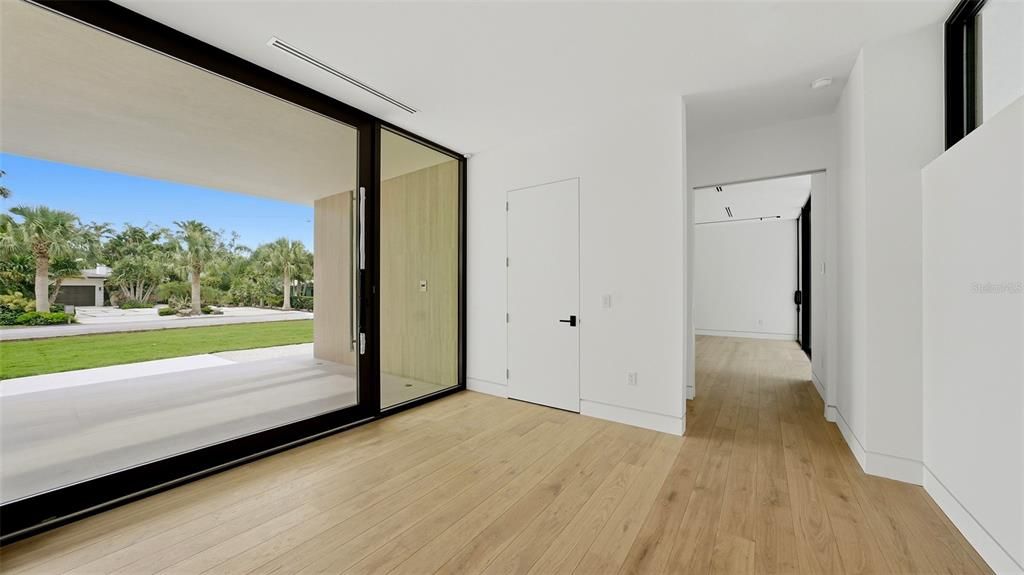 For Sale: $4,950,000 (5 beds, 4 baths, 3913 Square Feet)