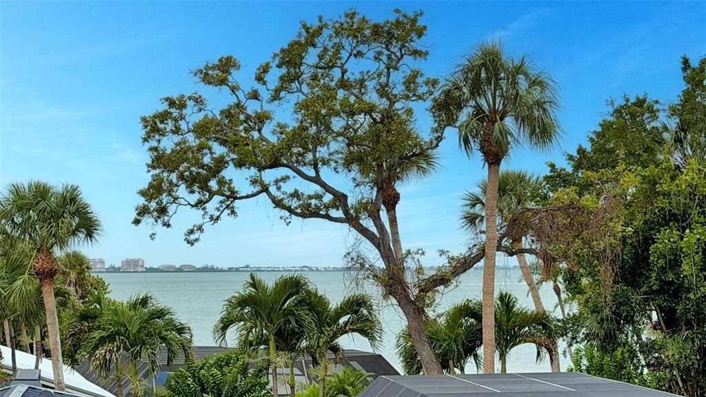 For Sale: $4,950,000 (5 beds, 4 baths, 3913 Square Feet)