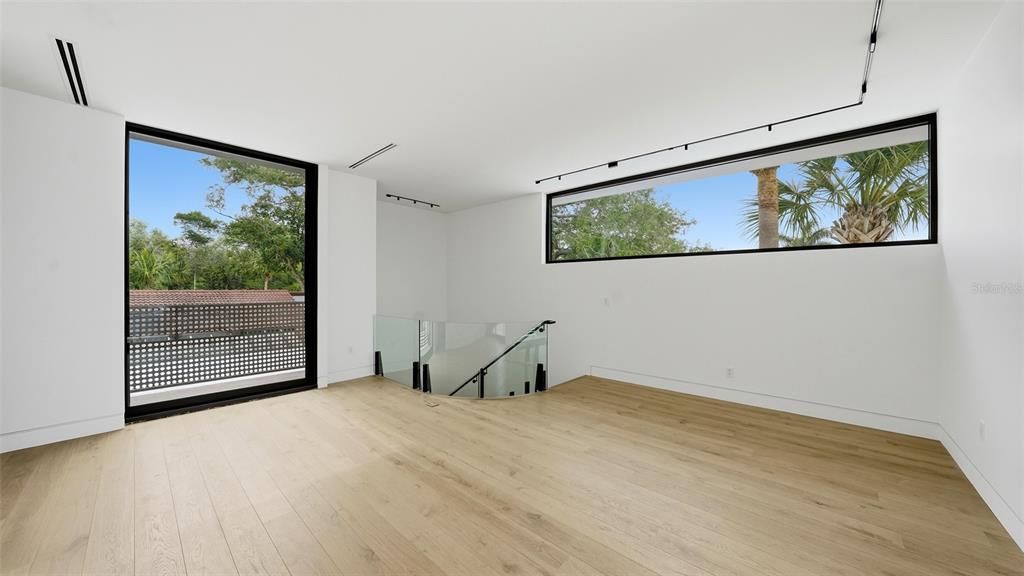 For Sale: $4,950,000 (5 beds, 4 baths, 3913 Square Feet)