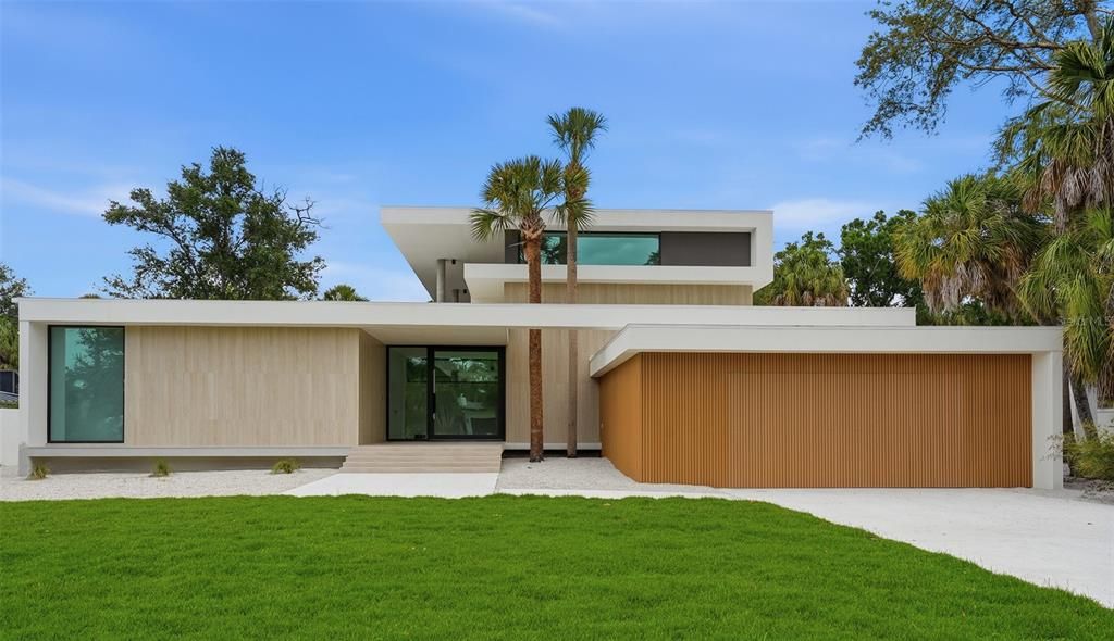 For Sale: $4,950,000 (5 beds, 4 baths, 3913 Square Feet)