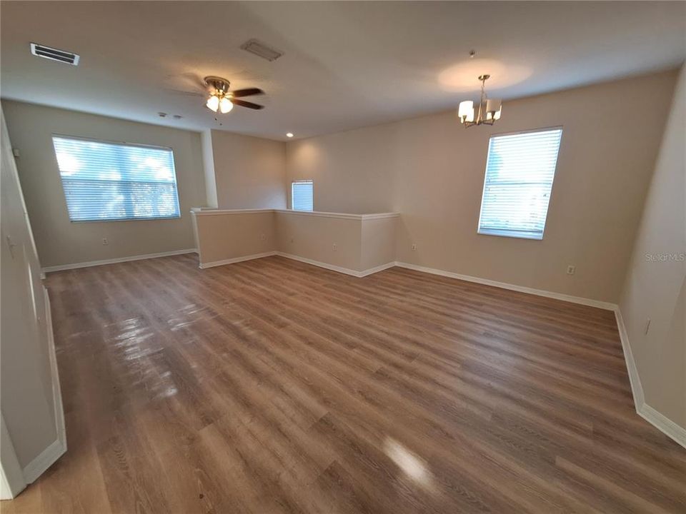 Под контрактом: $1,995 (3 спален, 2 ванн, 1417 Квадратных фут)