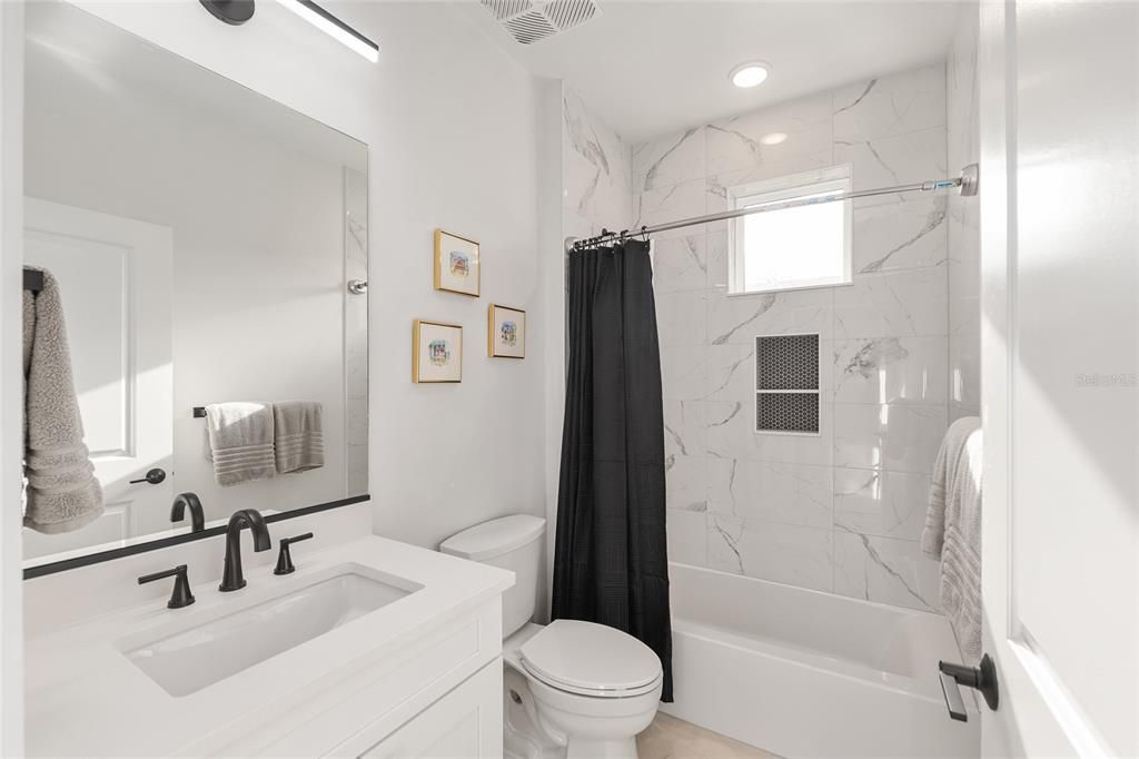 En Venta: $789,000 (3 camas, 3 baños, 2270 Pies cuadrados)