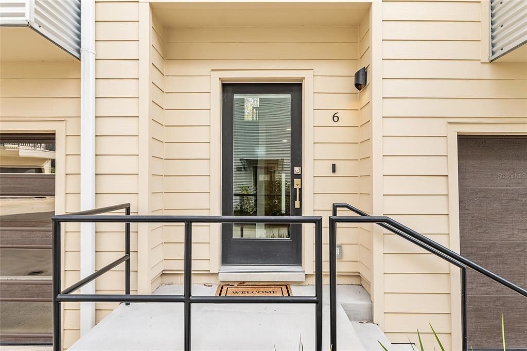En Venta: $789,000 (3 camas, 3 baños, 2270 Pies cuadrados)