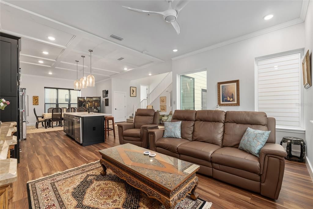 En Venta: $789,000 (3 camas, 3 baños, 2270 Pies cuadrados)