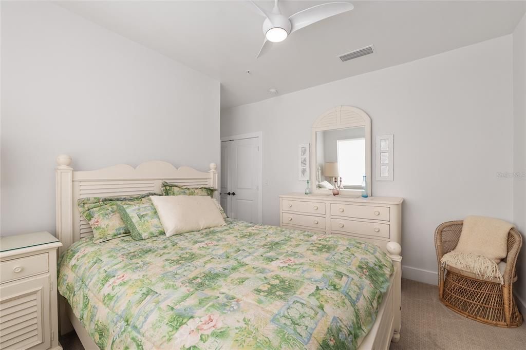 En Venta: $789,000 (3 camas, 3 baños, 2270 Pies cuadrados)