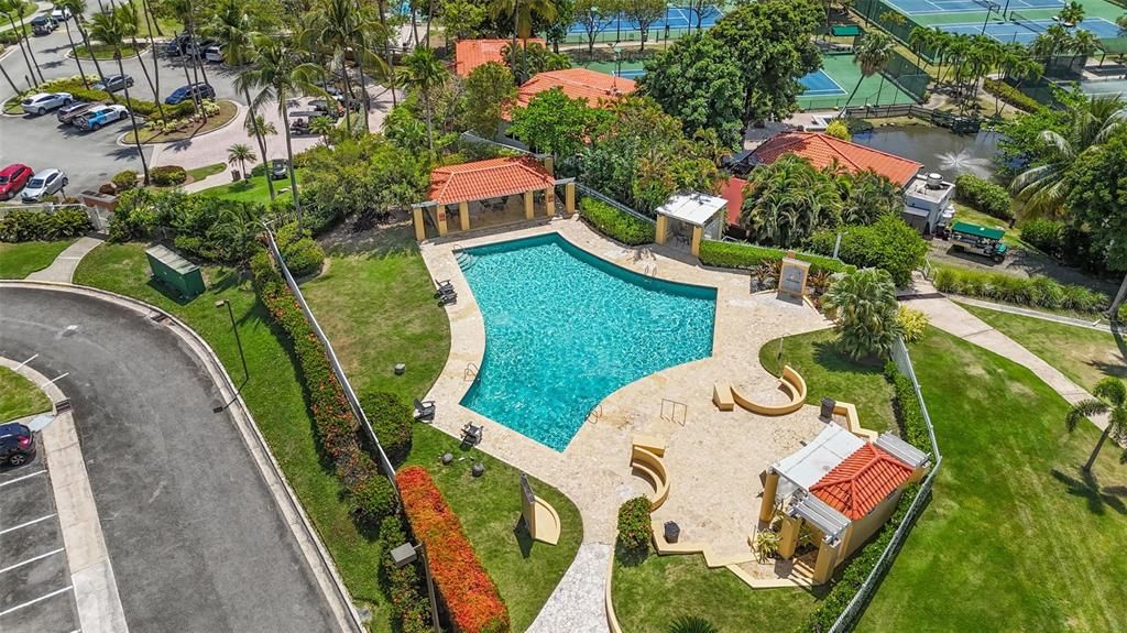 На продажу: $399,000 (2 спален, 1 ванн, 1063 Квадратных фут)