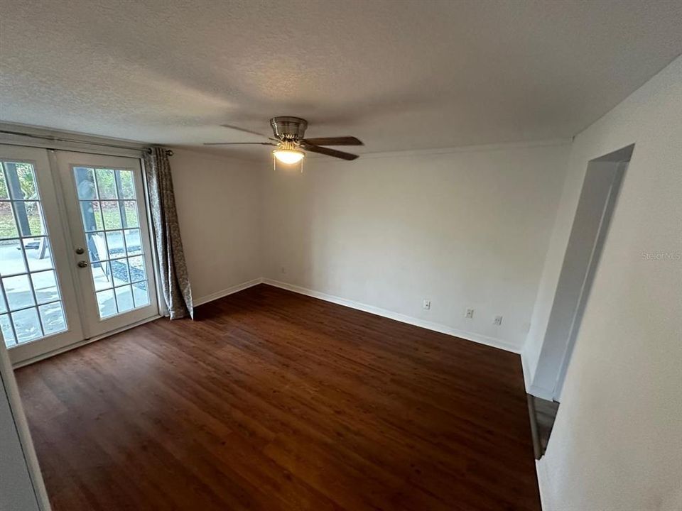 En Venta: $549,000 (6 camas, 4 baños, 2690 Pies cuadrados)