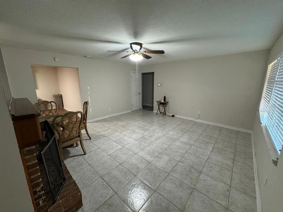 En Venta: $549,000 (6 camas, 4 baños, 2690 Pies cuadrados)