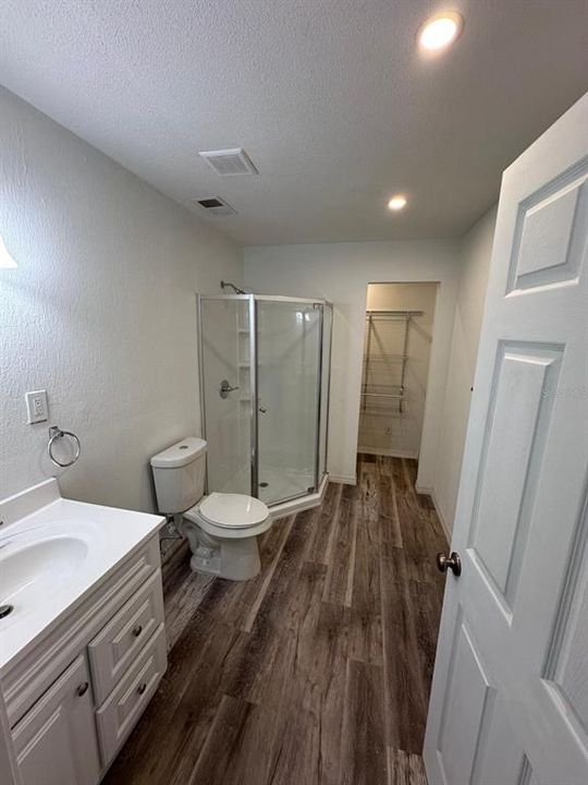En Venta: $549,000 (6 camas, 4 baños, 2690 Pies cuadrados)