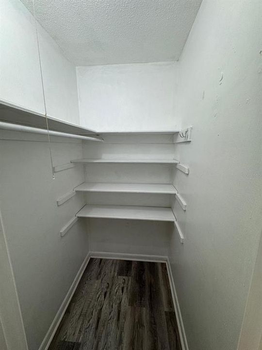 En Venta: $549,000 (6 camas, 4 baños, 2690 Pies cuadrados)
