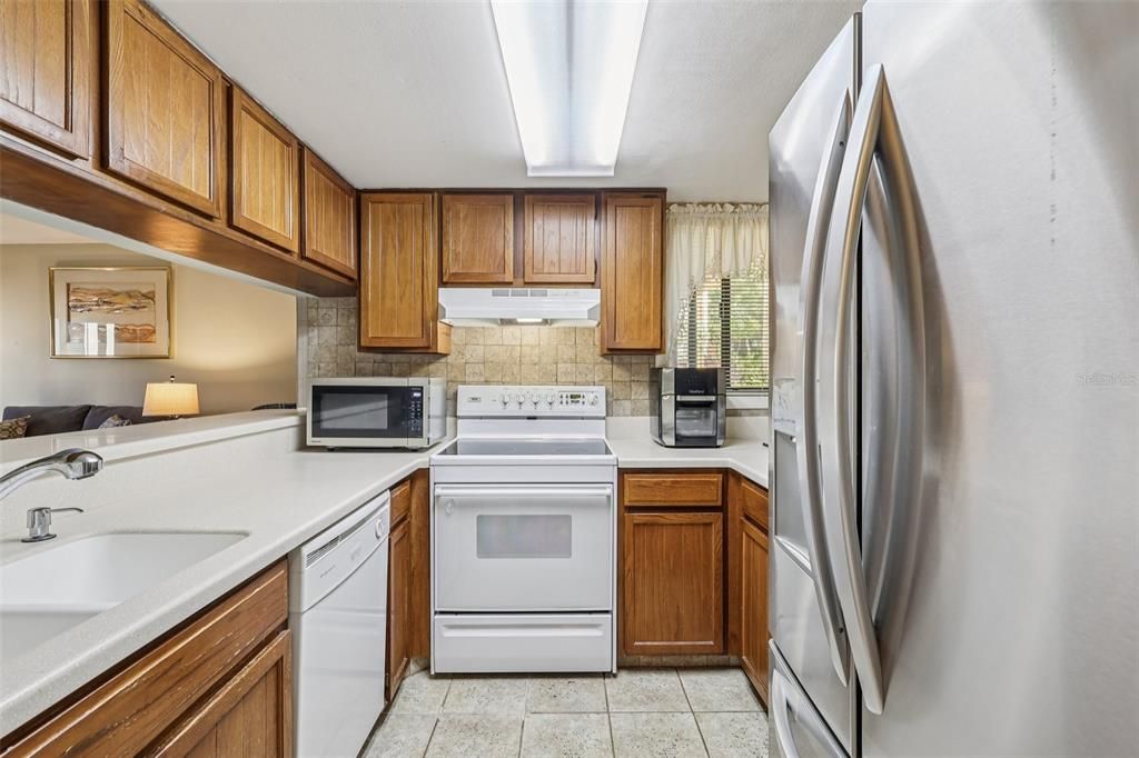 На продажу: $197,900 (2 спален, 2 ванн, 1071 Квадратных фут)