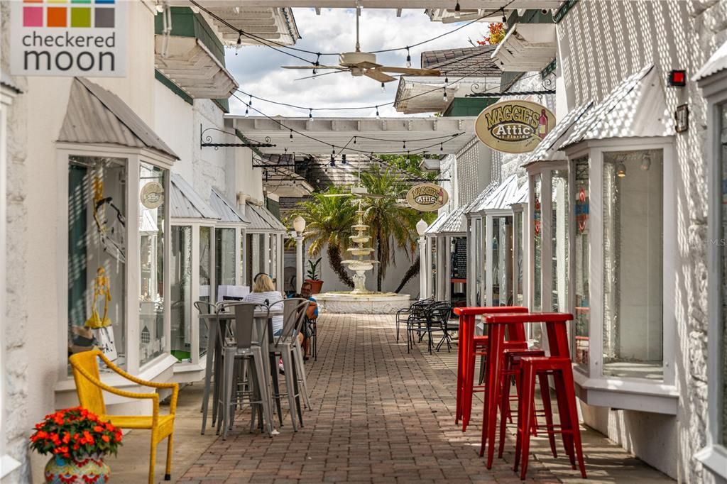 На продажу: $197,900 (2 спален, 2 ванн, 1071 Квадратных фут)