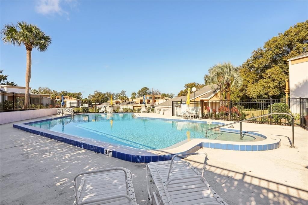 На продажу: $197,900 (2 спален, 2 ванн, 1071 Квадратных фут)