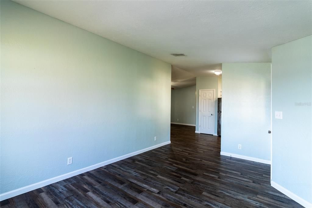 For Sale: $193,000 (2 beds, 2 baths, 1338 Square Feet)