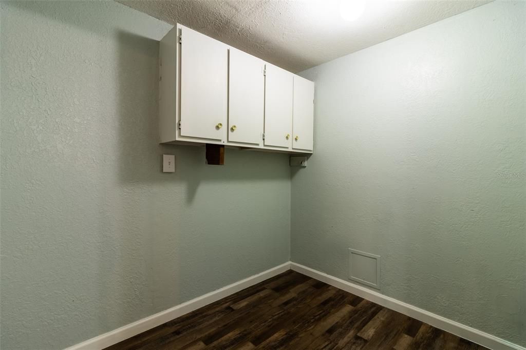 For Sale: $193,000 (2 beds, 2 baths, 1338 Square Feet)