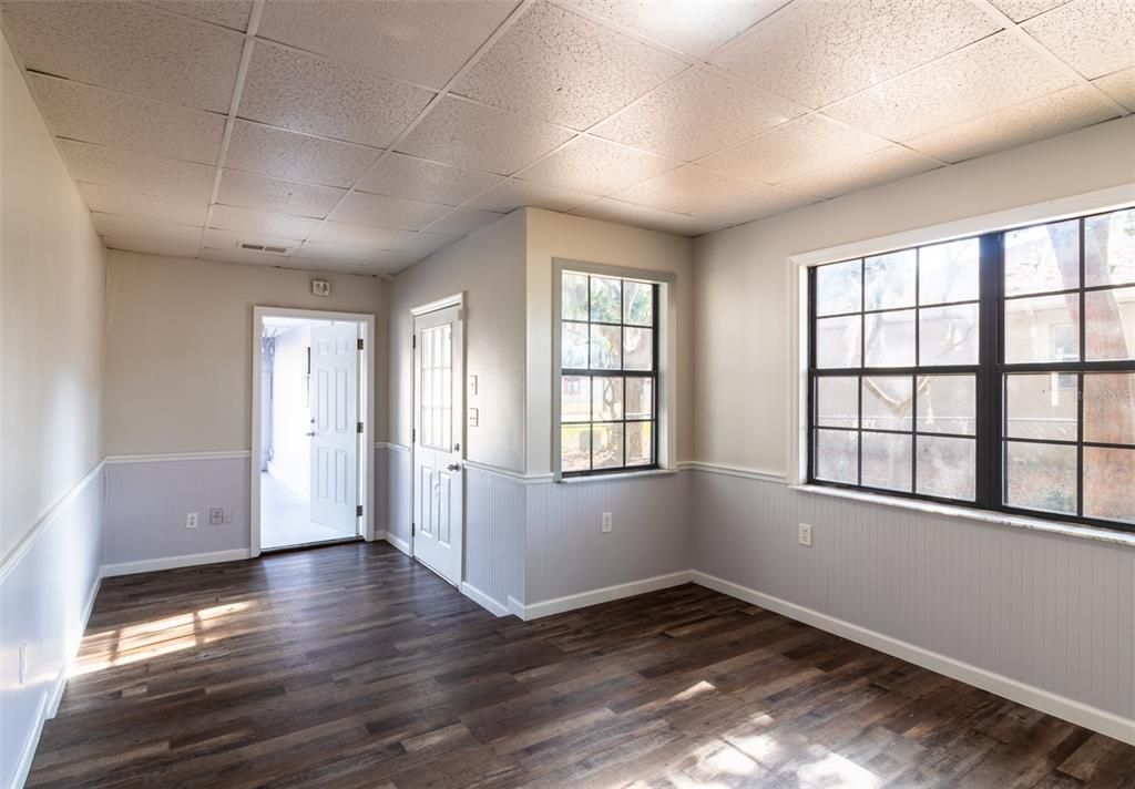 For Sale: $193,000 (2 beds, 2 baths, 1338 Square Feet)