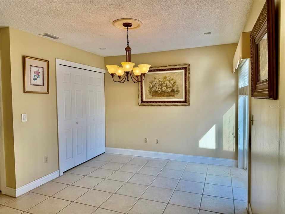 Active With Contract: $340,000 (3 beds, 2 baths, 1368 Square Feet)