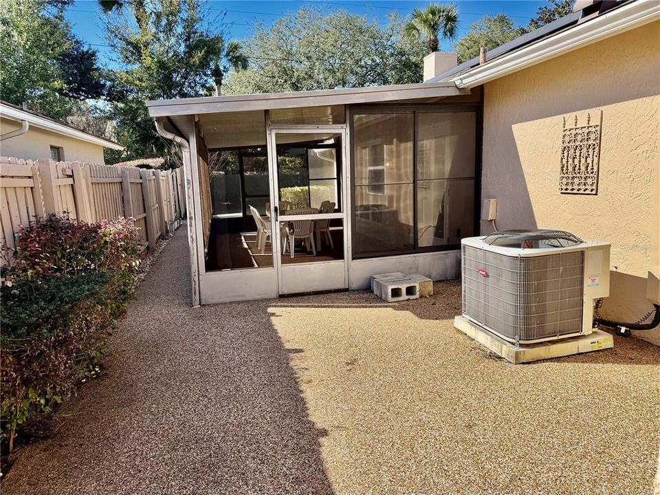 Active With Contract: $340,000 (3 beds, 2 baths, 1368 Square Feet)