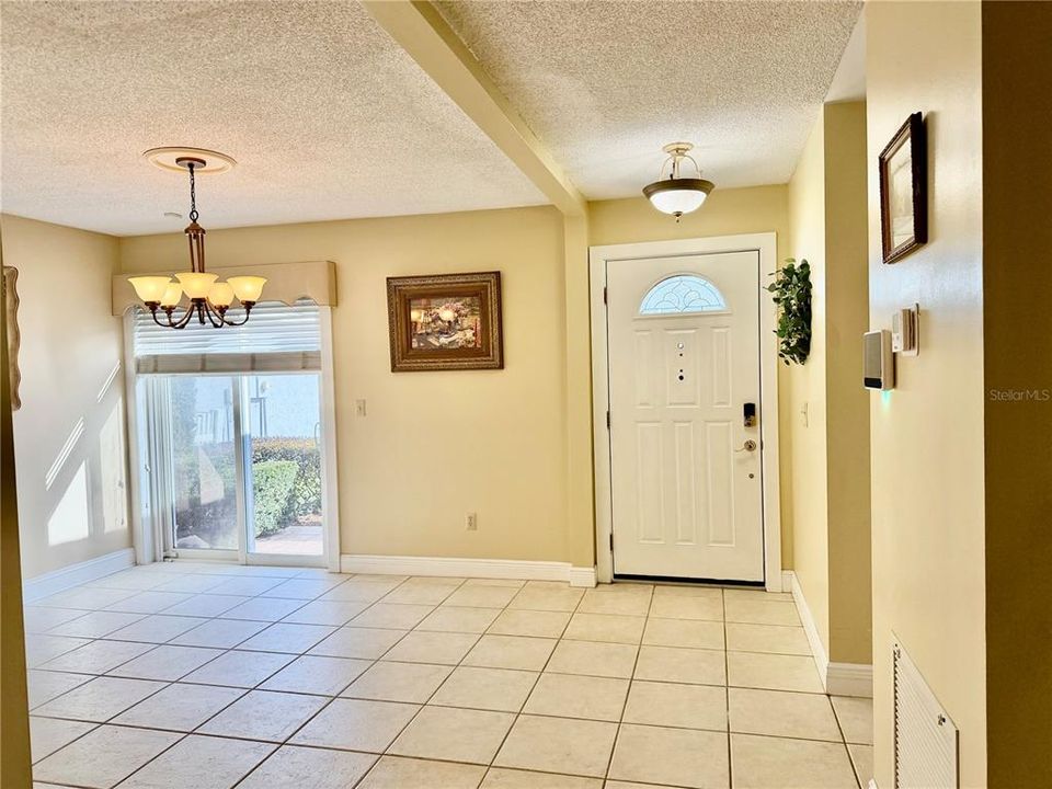 Active With Contract: $340,000 (3 beds, 2 baths, 1368 Square Feet)