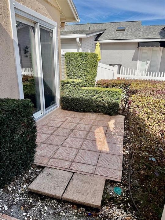 Active With Contract: $340,000 (3 beds, 2 baths, 1368 Square Feet)