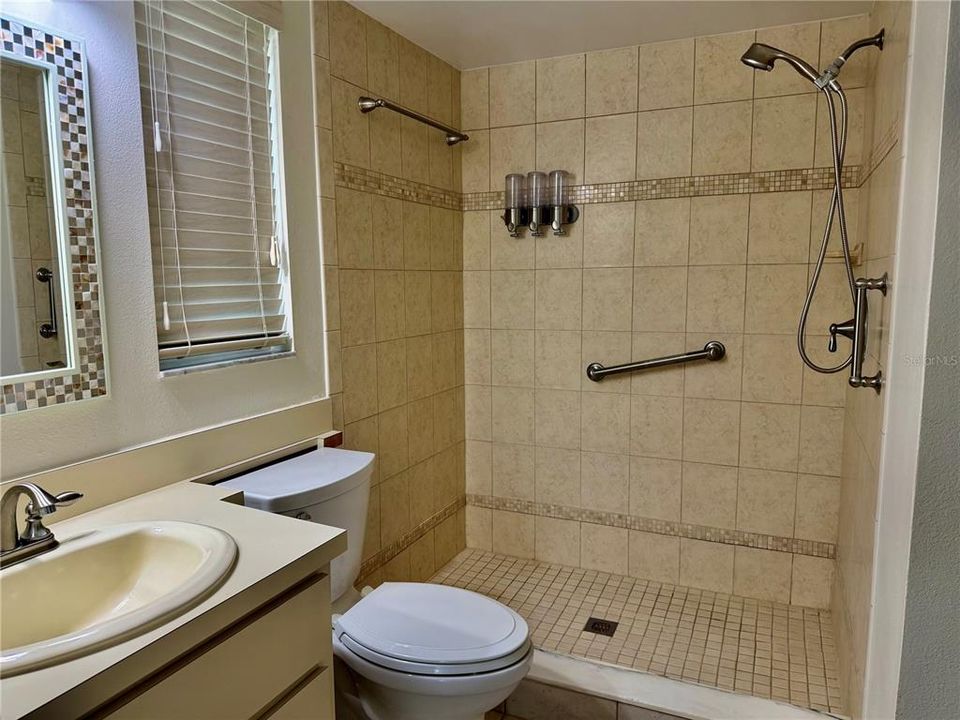 Active With Contract: $340,000 (3 beds, 2 baths, 1368 Square Feet)