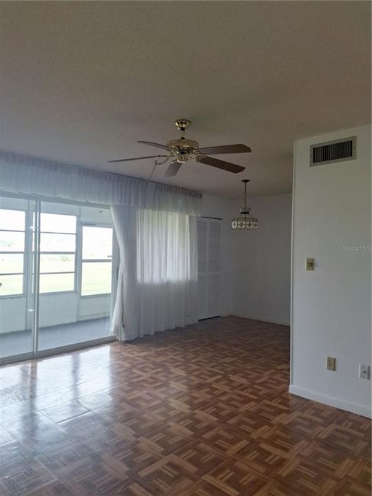 Activo con contrato: $70,000 (1 camas, 1 baños, 764 Pies cuadrados)
