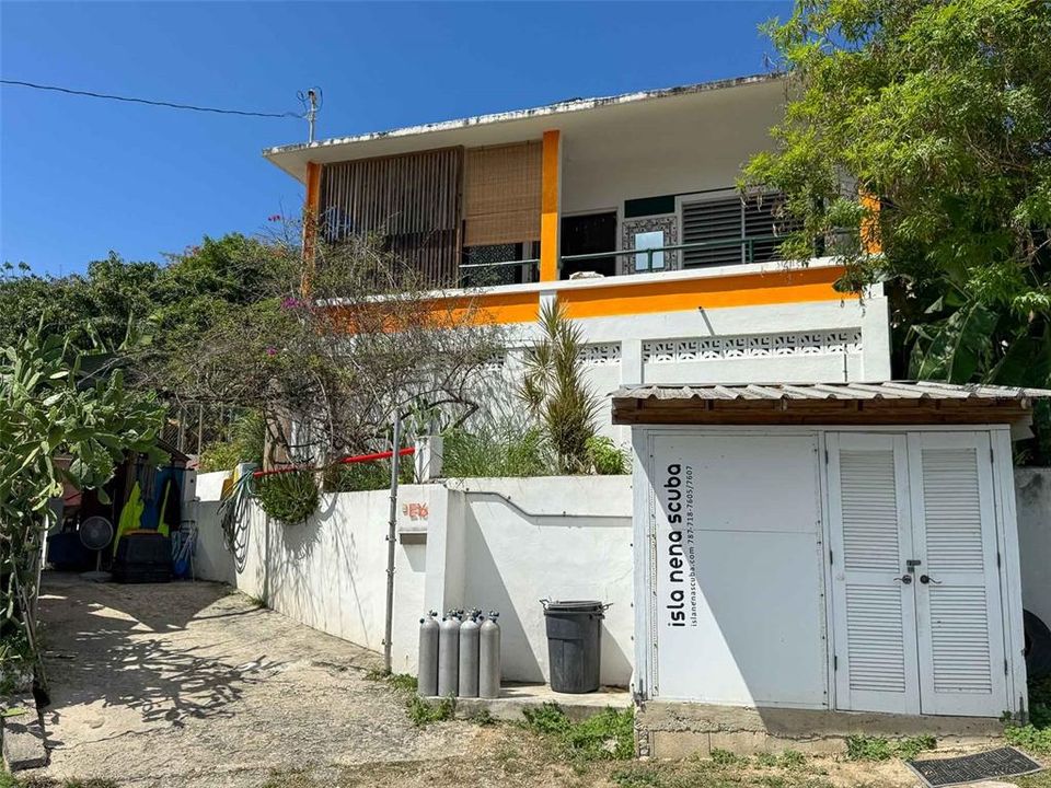 На продажу: $325,000 (2 спален, 1 ванн, 1084 Квадратных фут)