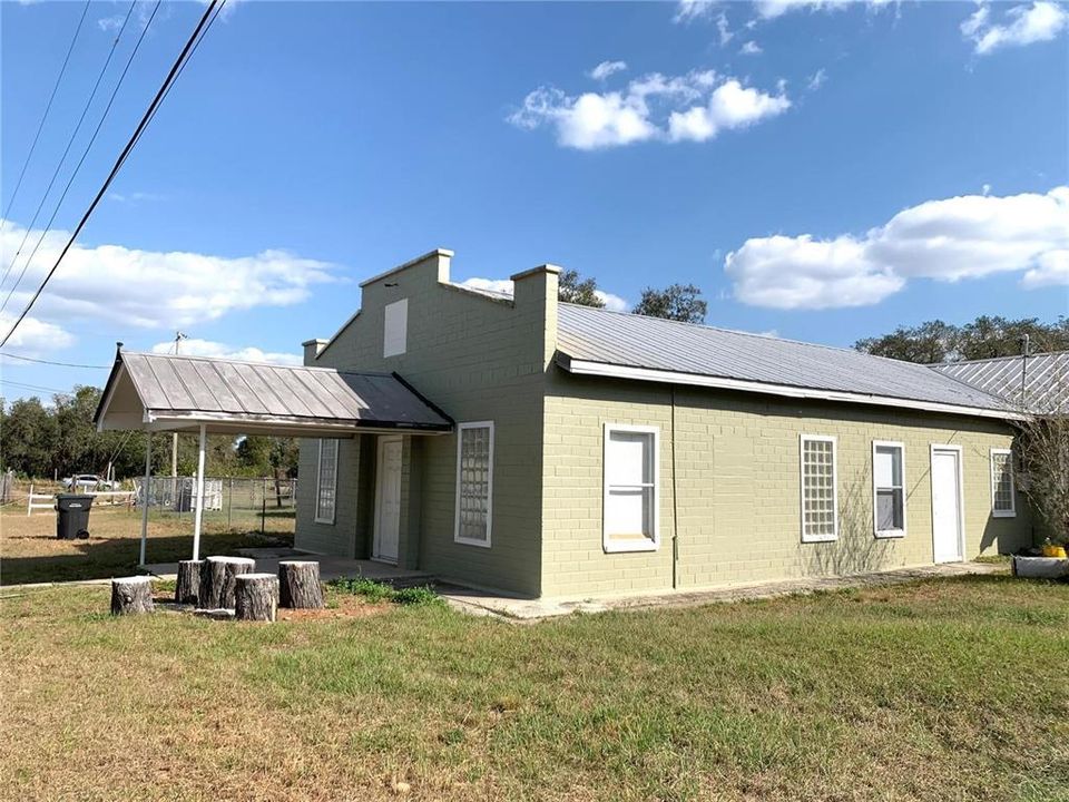 For Sale: $199,960 (3 beds, 1 baths, 2500 Square Feet)