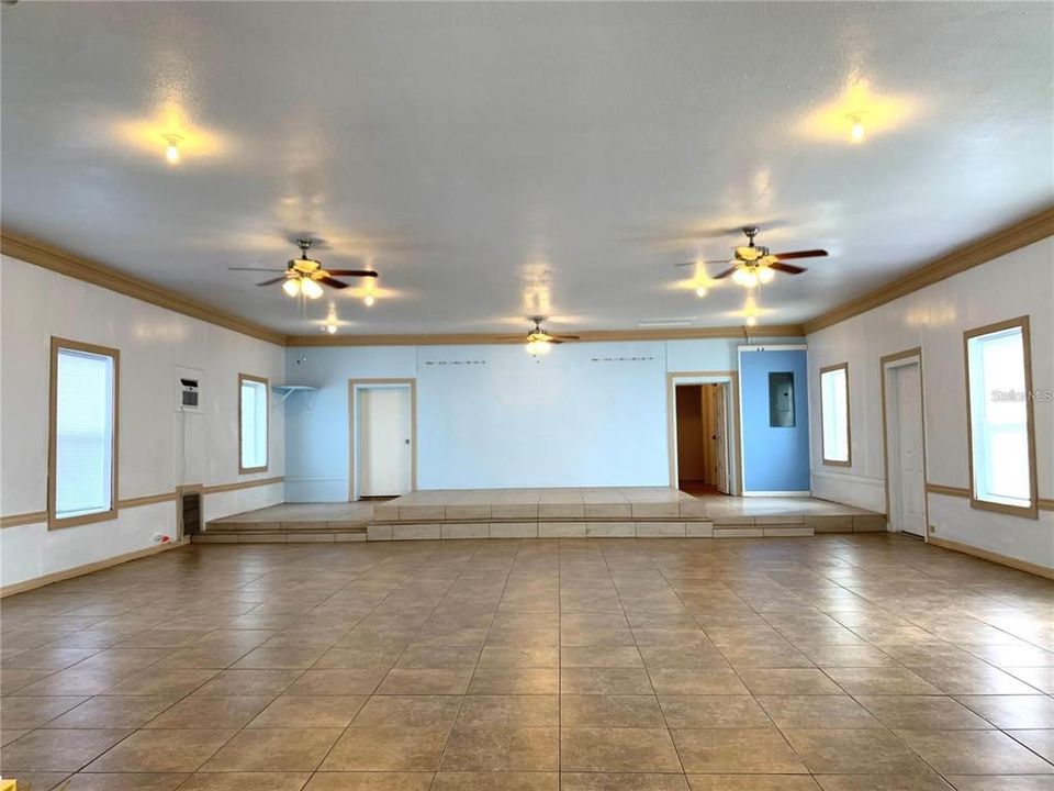 For Sale: $199,960 (3 beds, 1 baths, 2500 Square Feet)