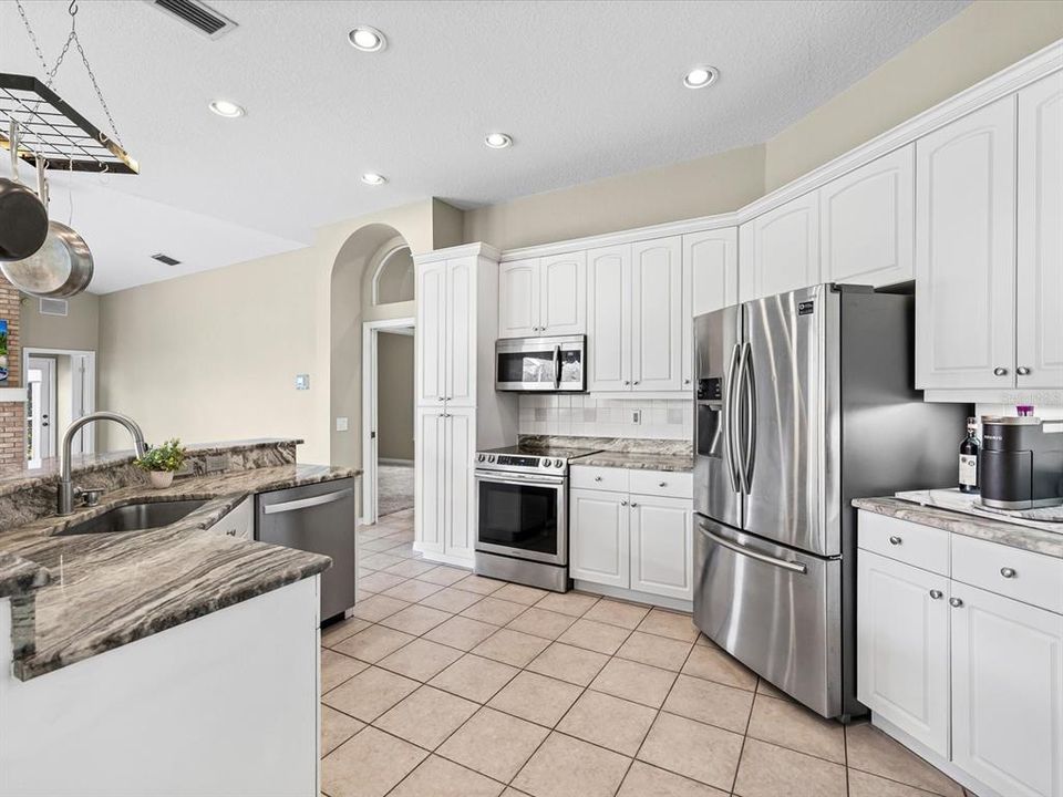 Active With Contract: $789,396 (4 beds, 3 baths, 2876 Square Feet)