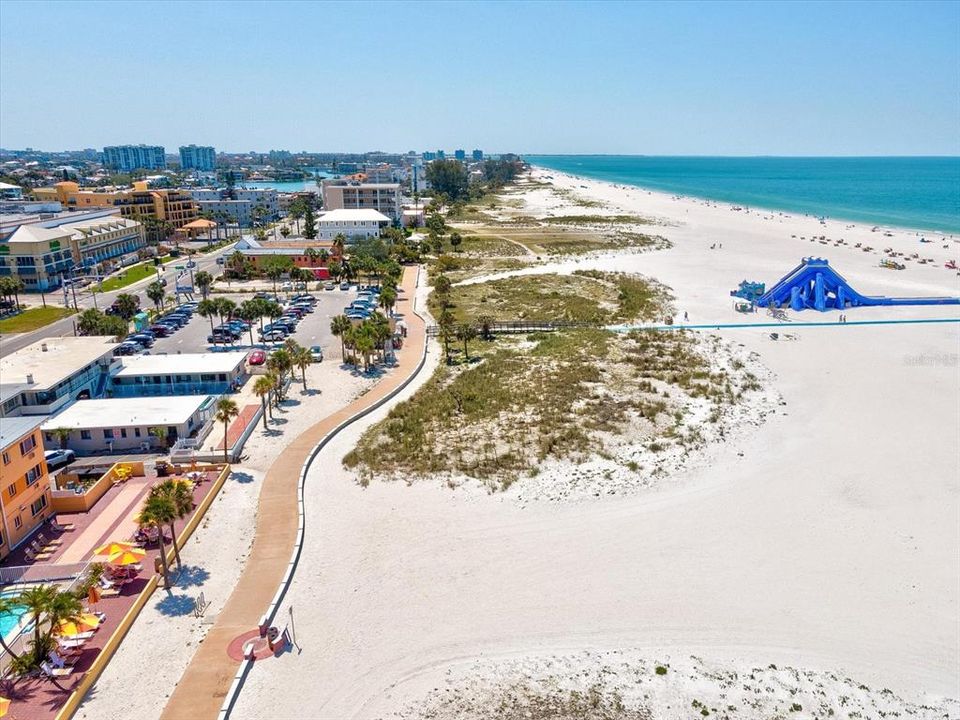 En Venta: $2,225,000 (0.34 acres)