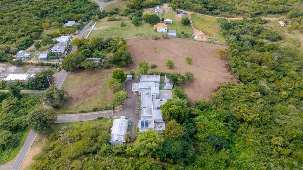 На продажу: $275,000 (3.31 acres)