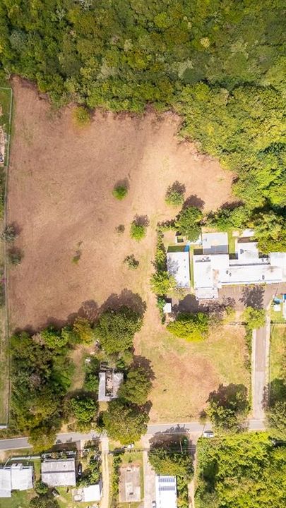 На продажу: $275,000 (3.31 acres)