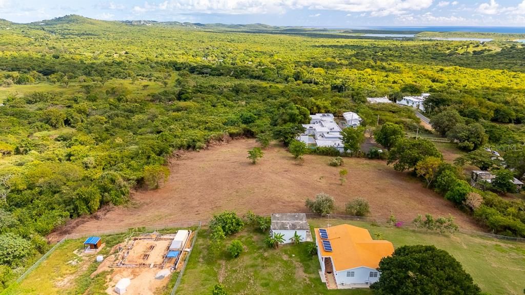 На продажу: $275,000 (3.31 acres)