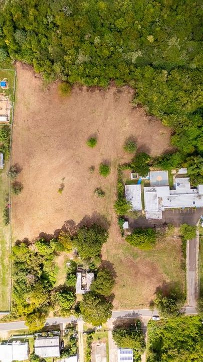 На продажу: $275,000 (3.31 acres)