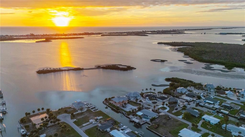 На продажу: $750,000 (0.25 acres)