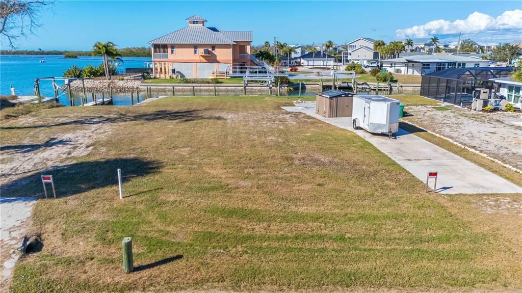 На продажу: $750,000 (0.25 acres)