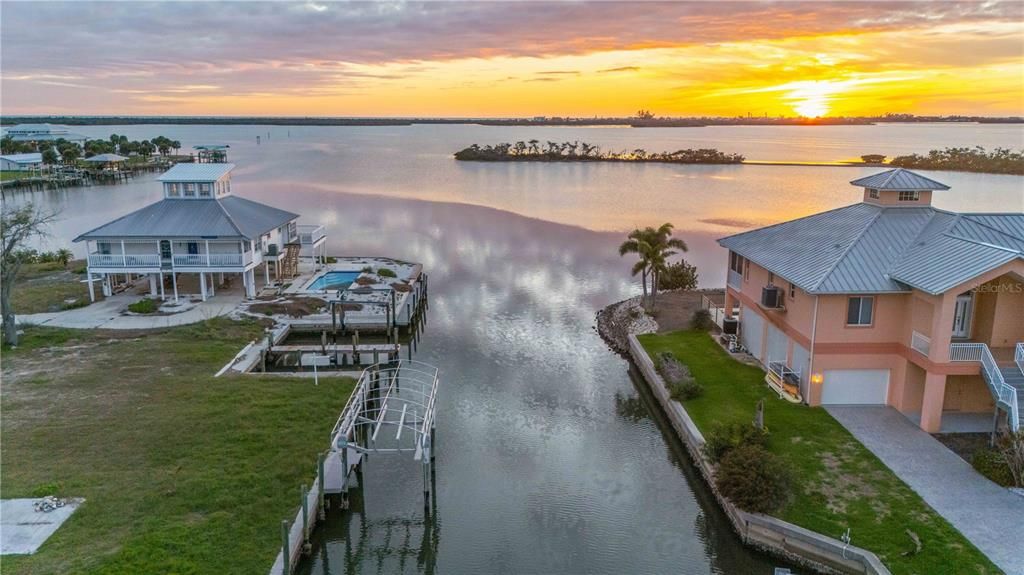 На продажу: $750,000 (0.25 acres)