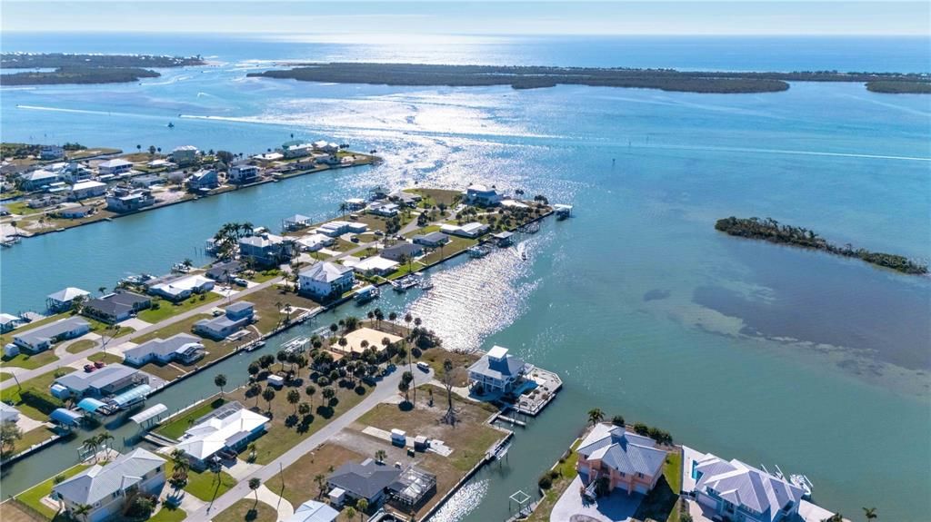 На продажу: $750,000 (0.25 acres)