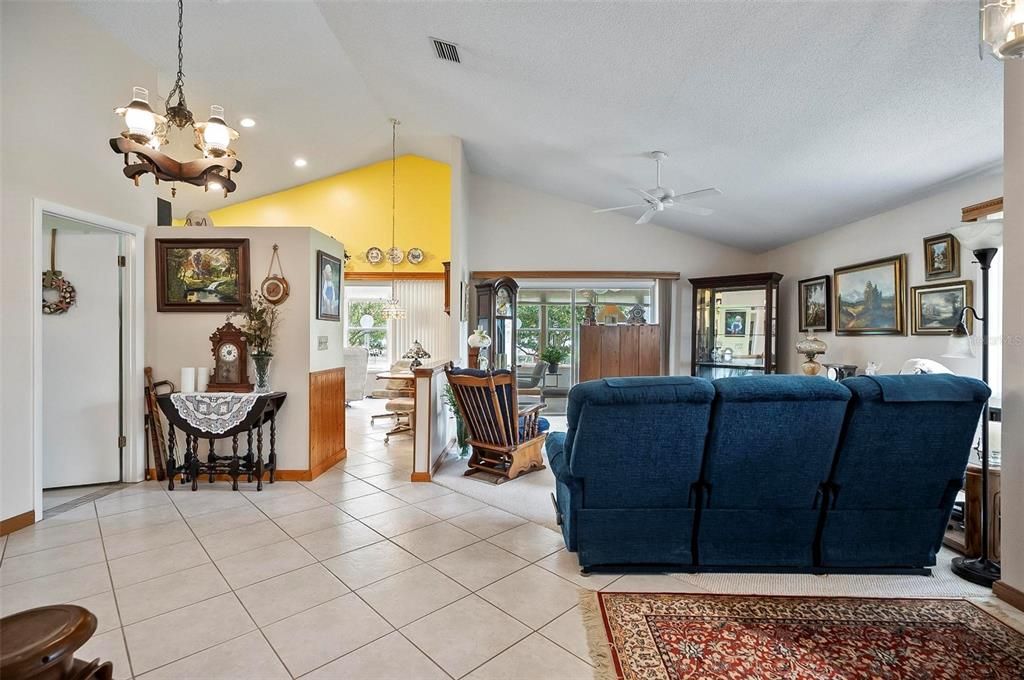For Sale: $498,500 (3 beds, 2 baths, 1356 Square Feet)