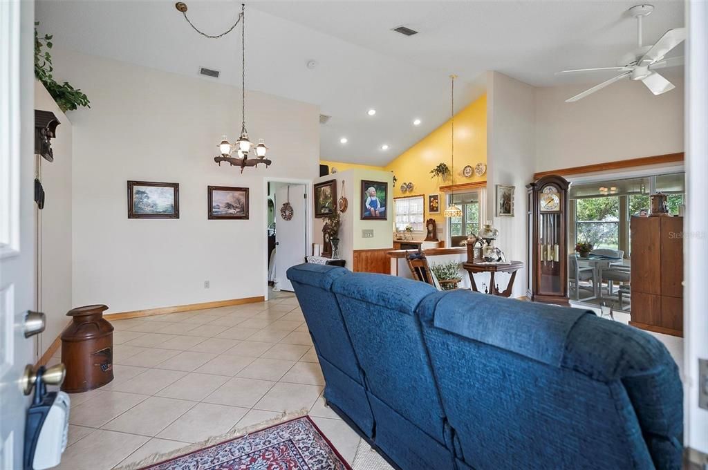 For Sale: $498,500 (3 beds, 2 baths, 1356 Square Feet)