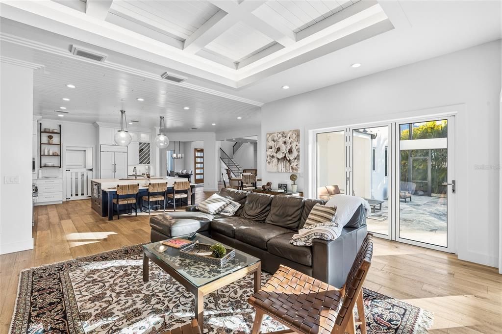 На продажу: $6,995,000 (5 спален, 4 ванн, 9997 Квадратных фут)