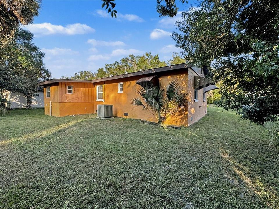 For Rent: $1,900 (3 beds, 1 baths, 1400 Square Feet)