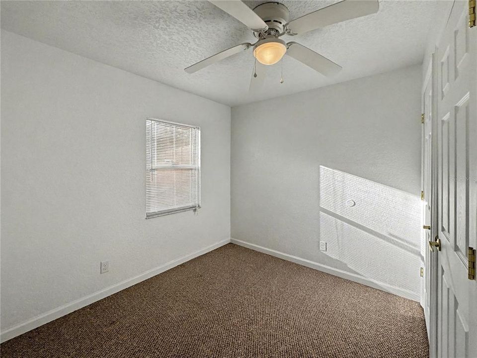 For Rent: $1,900 (3 beds, 1 baths, 1400 Square Feet)