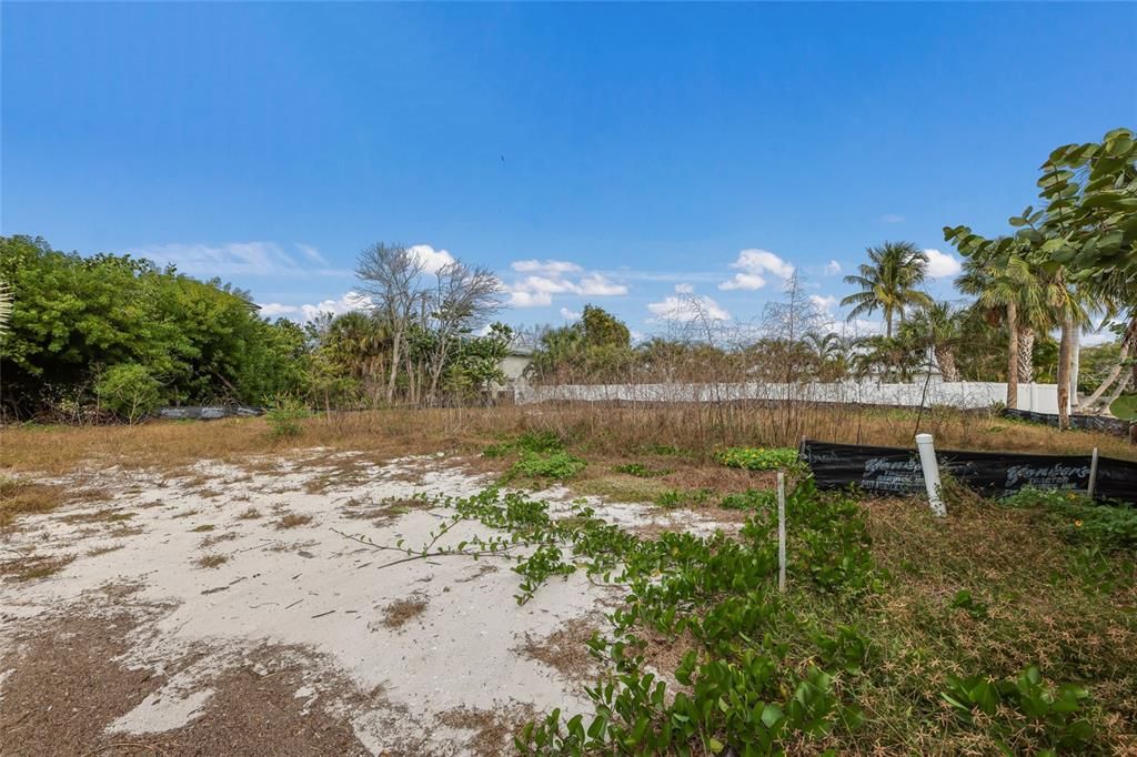 En Venta: $1,449,000 (0.24 acres)